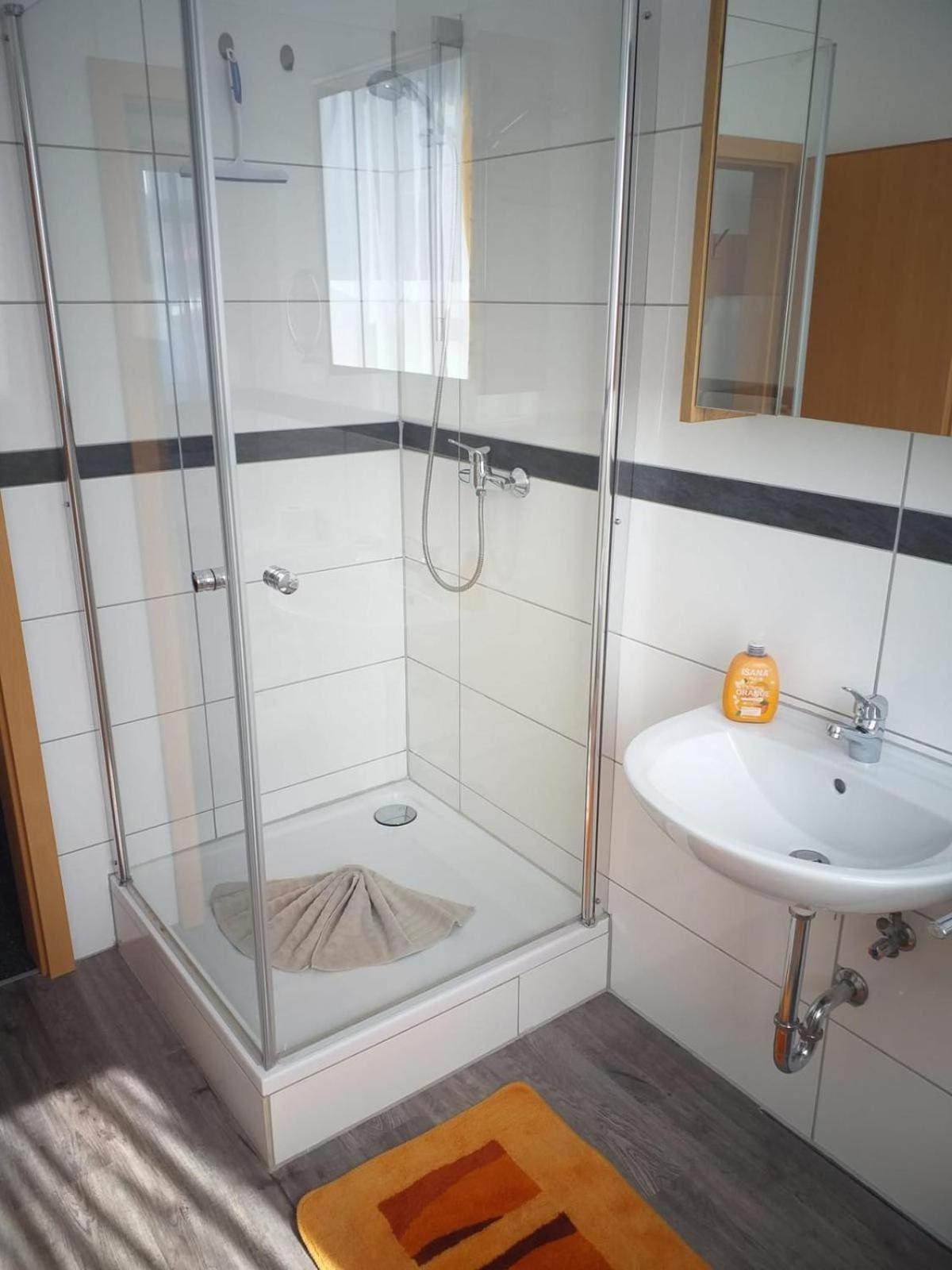 Gaestezimmer Gasthof Becker Hotel Wulfrath Kültér fotó
