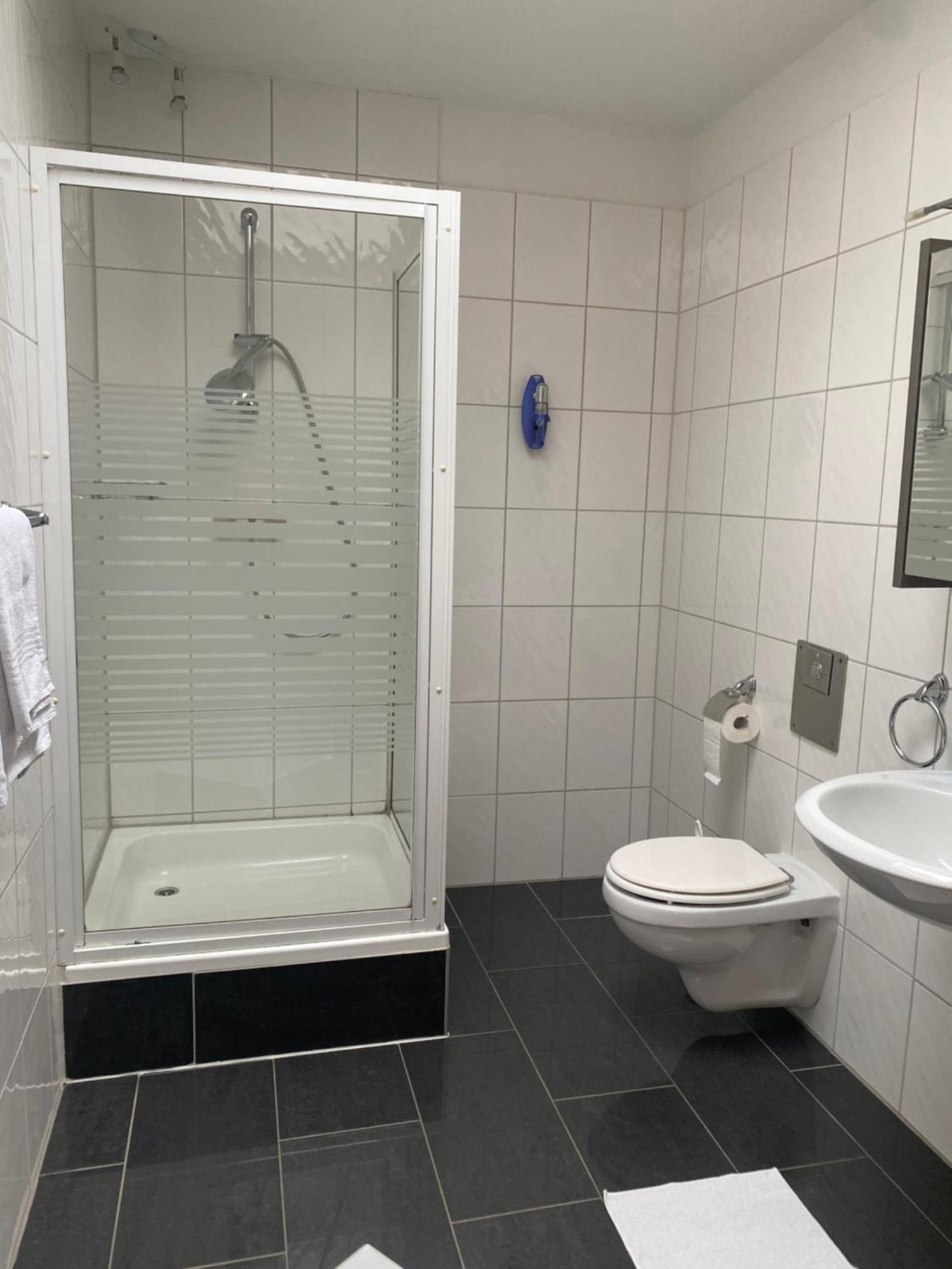 Gaestezimmer Gasthof Becker Hotel Wulfrath Kültér fotó