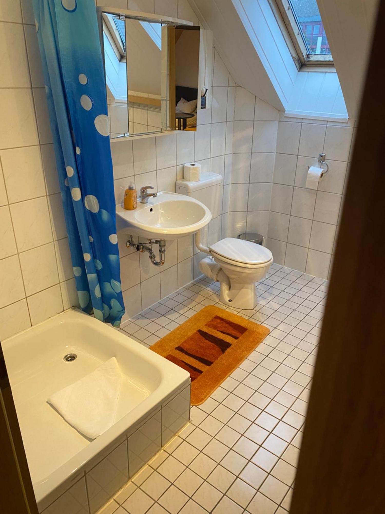 Gaestezimmer Gasthof Becker Hotel Wulfrath Kültér fotó
